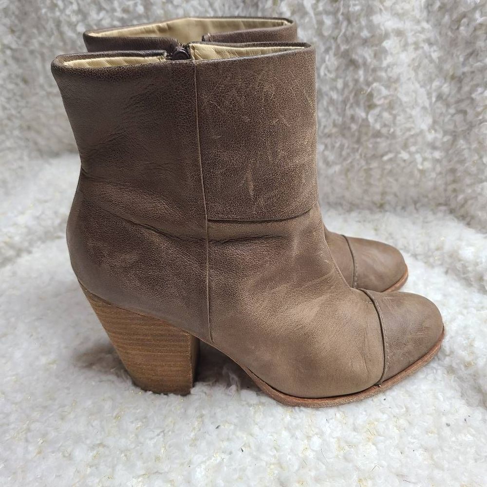 L.L. Bean Signature Leather Ankle Side Zip Boots size 8.5‎